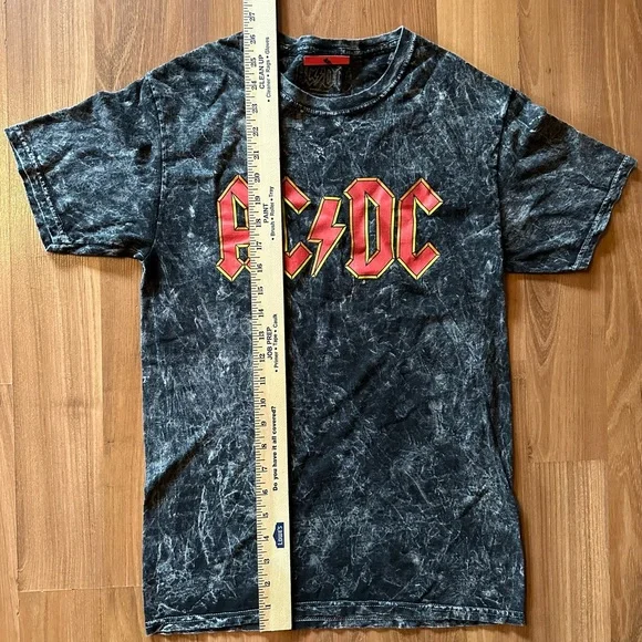 ⚡️NWT AC/DC Concert T-Shirt Black Acid Wash size small Hot Topic ⚡️ - Picture 2 of 7